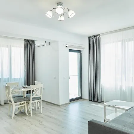 Excelsior House Mamaia Nord ナボダリ
